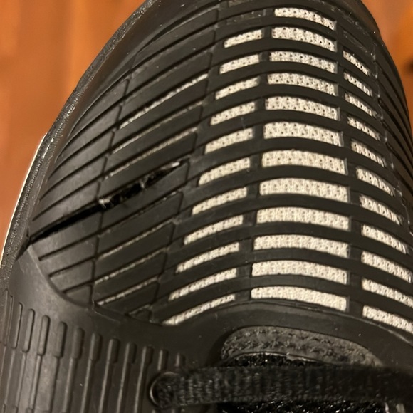 ASICS women’s volleyball shoes - Picture 5 of 5